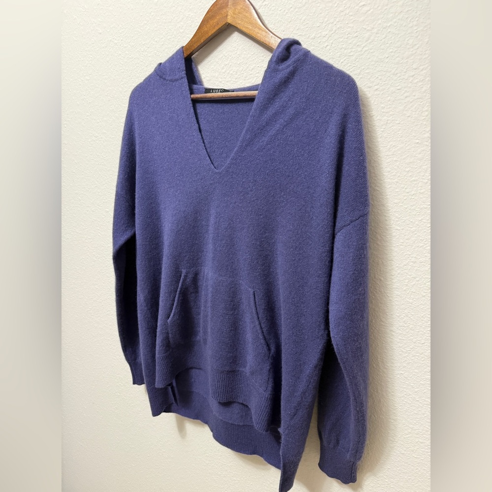 Lusso Purple 100% Cashmere Hoodie Sweater Size M Soft Luxury Pullover